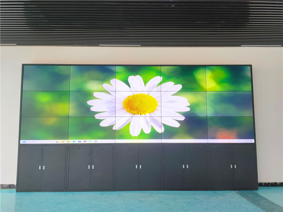 湖南某职业学院采用云敏视55寸3.5mm液晶拼接屏15台