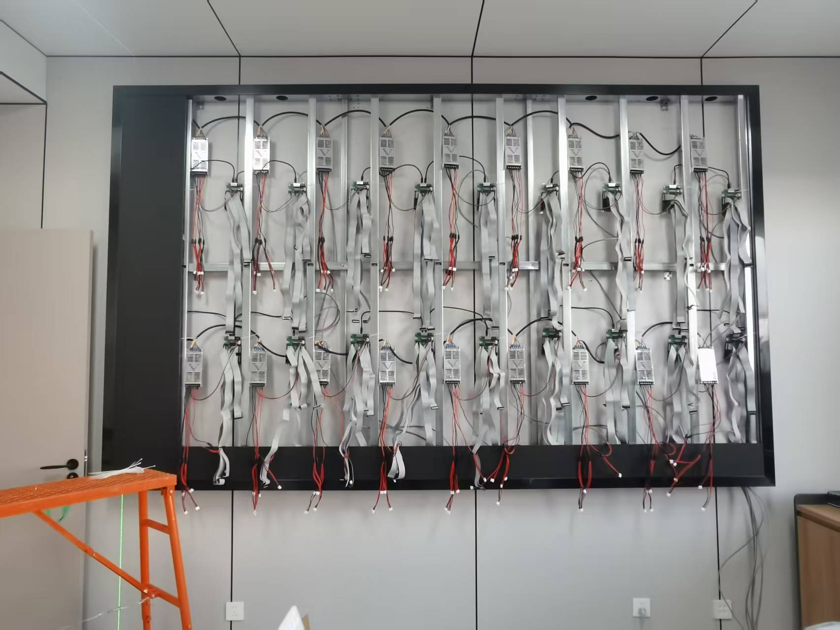 滨州某公司小间距LED显示屏安装完工