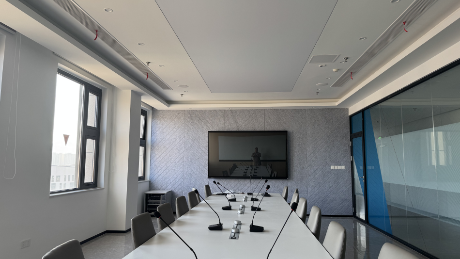 <b>济南某药企会议室全套弱电设备安装完毕</b>